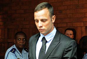 Oscar Pistorius not required to report to police: court