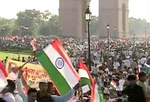 India_Gate_Anna_supporters_295.jpg