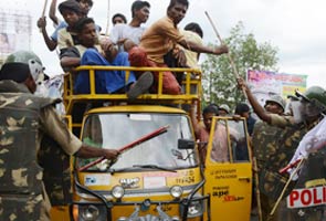 Telangana crisis: Seemandhra ministers firm on resignations, PM asks for more time