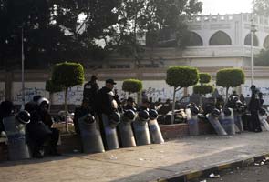 Riot police deployed after Egypt palace clashes