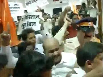In Mumbai, Shiv Sena protests against Pakistani band 