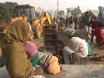 Muzaffarnagar: senior Uttar Pradesh officials reach camp from where victims were allegedly evicted