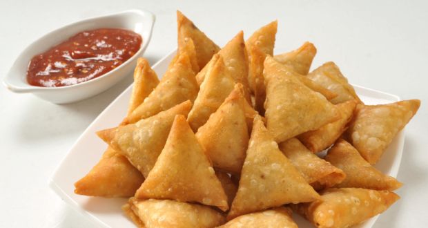 Love Samosa? Try This Interesting Variation Of Samosa For A Quick Snack - Khasta Masala Samosa