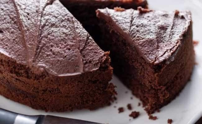 A new study has found that watching yourself eat something unhealthy, like a slice of chocolate cake, can make that food seem less tasty.