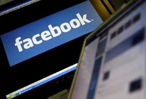 Facebook exec ducks questions about IPO debacle